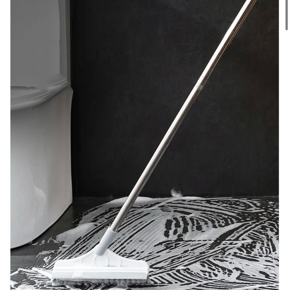 NWT Multi-use Brush Cleaning Scrub Brush And Squeegee - Picture 3 of 12